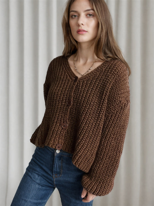Damen Grobstrickjacke mit modischen Knopfdetails und lässigem Schnitt R&B