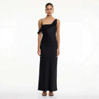 Damen Elegantes Maxikleid mit asymmetrischem Oberteil und fließendem Schnitt R&B