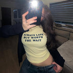 Damen Kurzes Statement T-Shirt mit Rundhalsausschnitt R&B