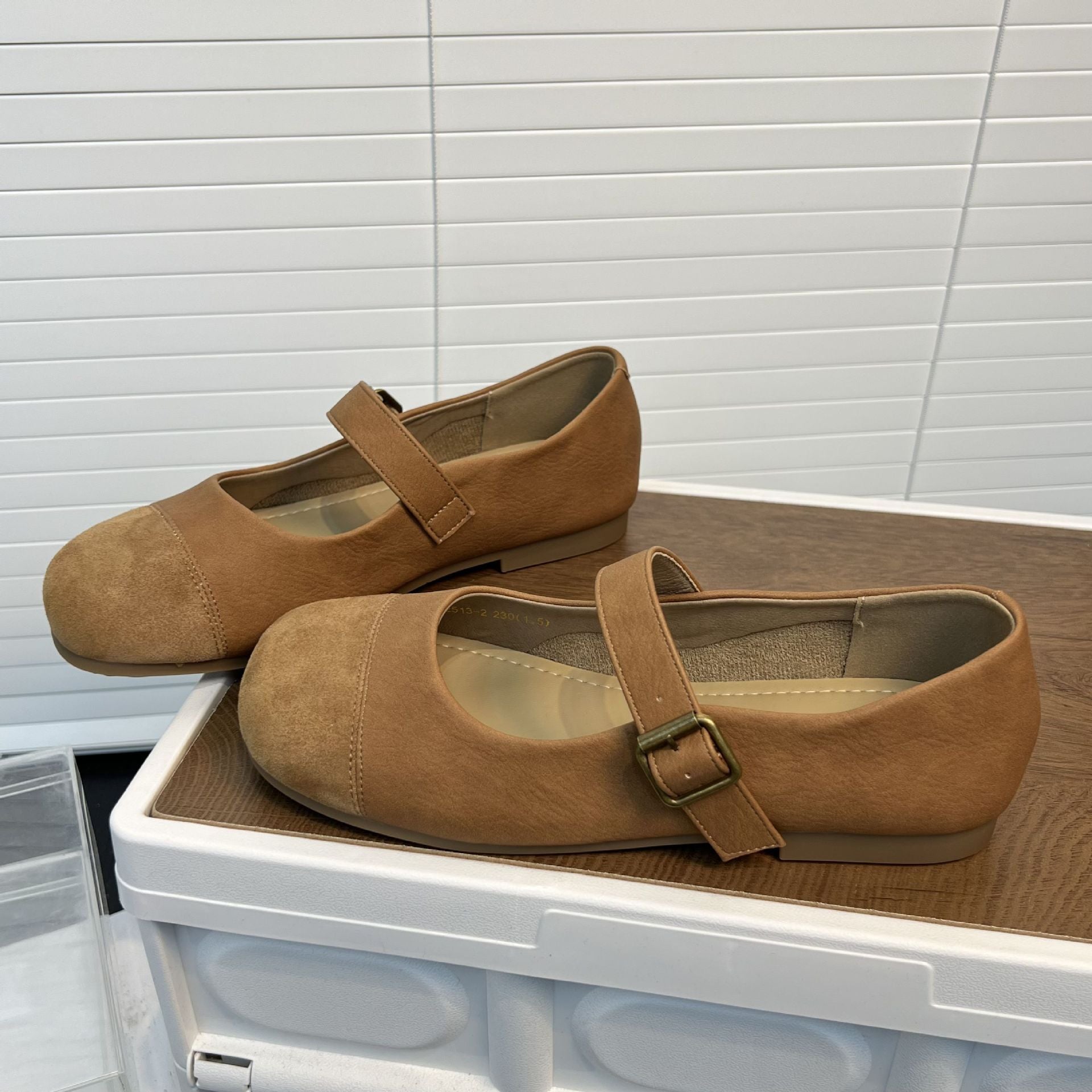 Damen klassische Ballerinas mit verstellbarem Riemen und bequemer Innensohle R&B
