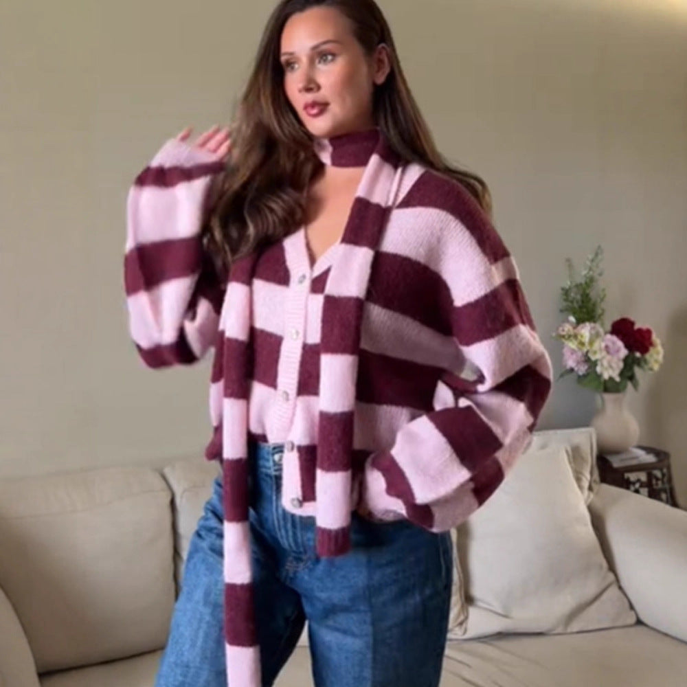 Damen kuschelige Strickjacke mit modischem Karomuster und abnehmbarem Schal R&B