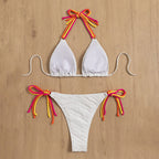 Damen Triangel-Bikini mit verspielten Bindedetails