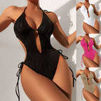 Damen Einteiliger Badeanzug mit raffiniertem Cut-Out und stylischem Wellenmuster