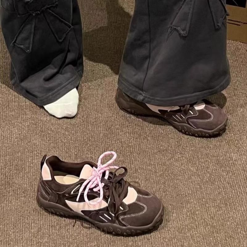 Damen Sportliche Freizeit-Sneaker mit innovativem Sohlen- und Schnürdesign R&B