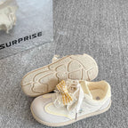 Damen Sneakers mit verspieltem Rüschendetail und rutschfester Sohle