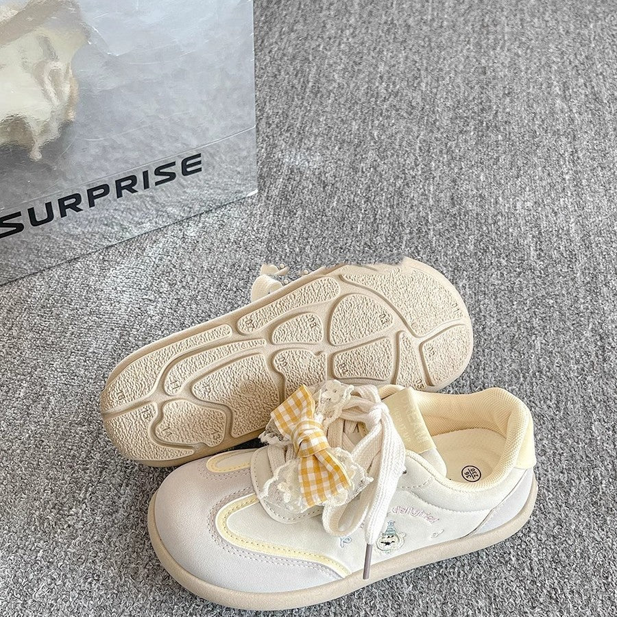 Damen Sneakers mit verspieltem Rüschendetail und rutschfester Sohle
