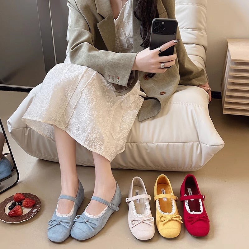 Damen Ballerinas mit verstellbarem Riemen und zarten Spitzendetails R&B