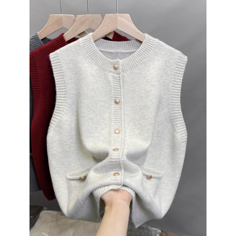 Damen Strickweste mit Knopfdetails und seitlichen Taschen R&B