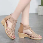 Damen Elegante Riemensandalen mit einzigartigem Schnitt R&B