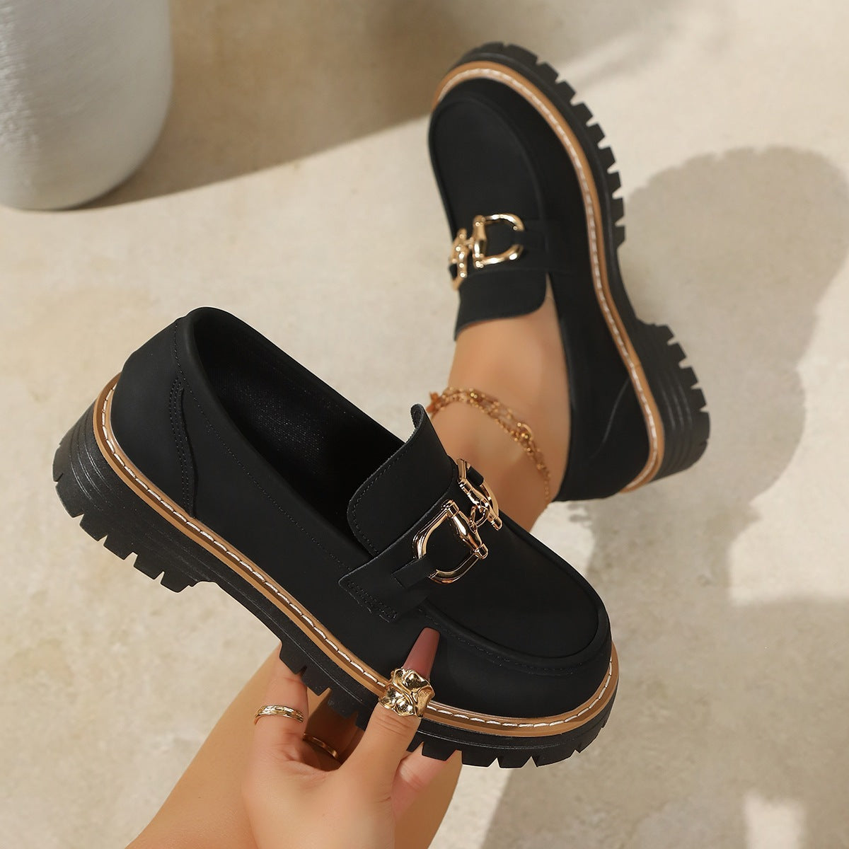 Damen modische Mokassins mit robustem Profil und stylischer Schnalle