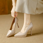 Damen stilvolle spitze High Heels mit glänzender Oberfläche