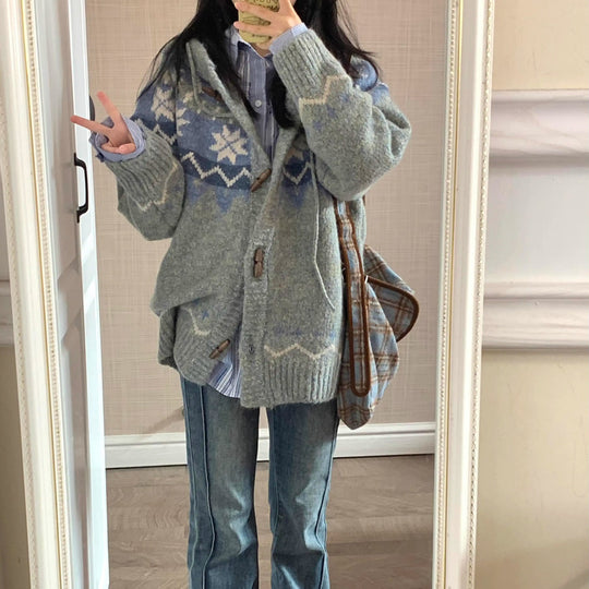 Damen kuschelige Strickjacke mit hohem Kragen und Ornamenten R&B