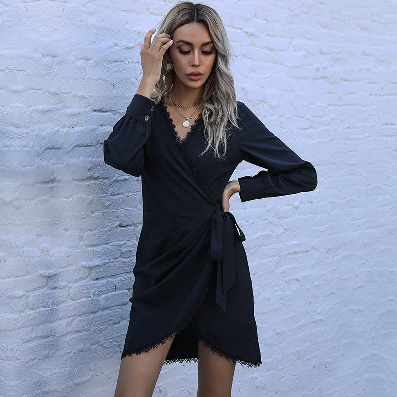 Damen Wickelkleid mit eleganten Spitzenakzenten und taillierbarem Gürtel R&B