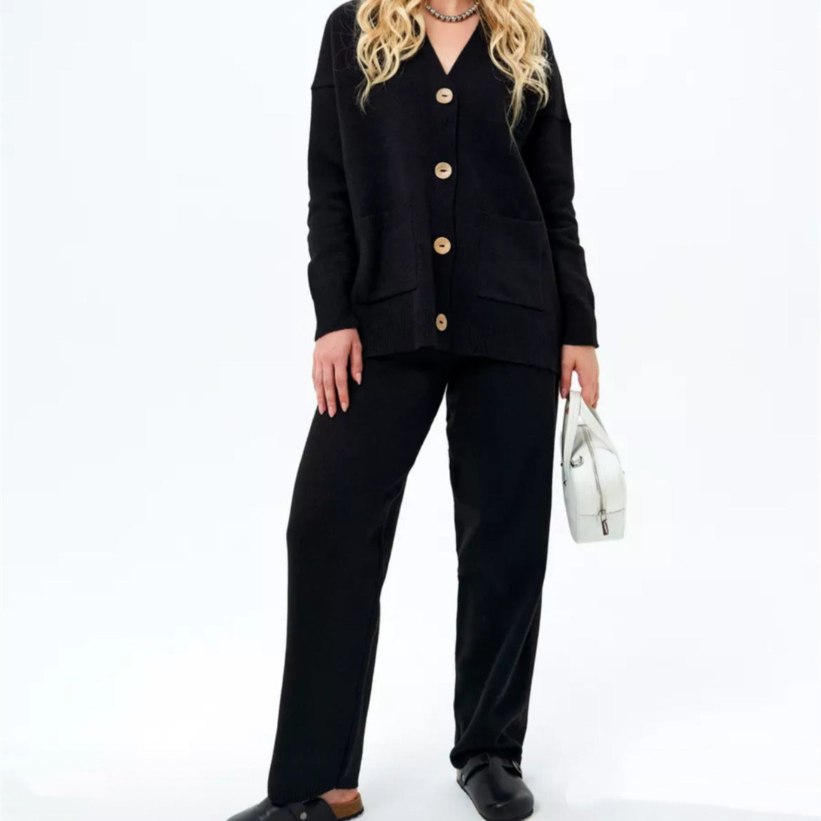 Damen gemütlicher Strick-Cardigan mit praktischen Taschen und Knopfdetails