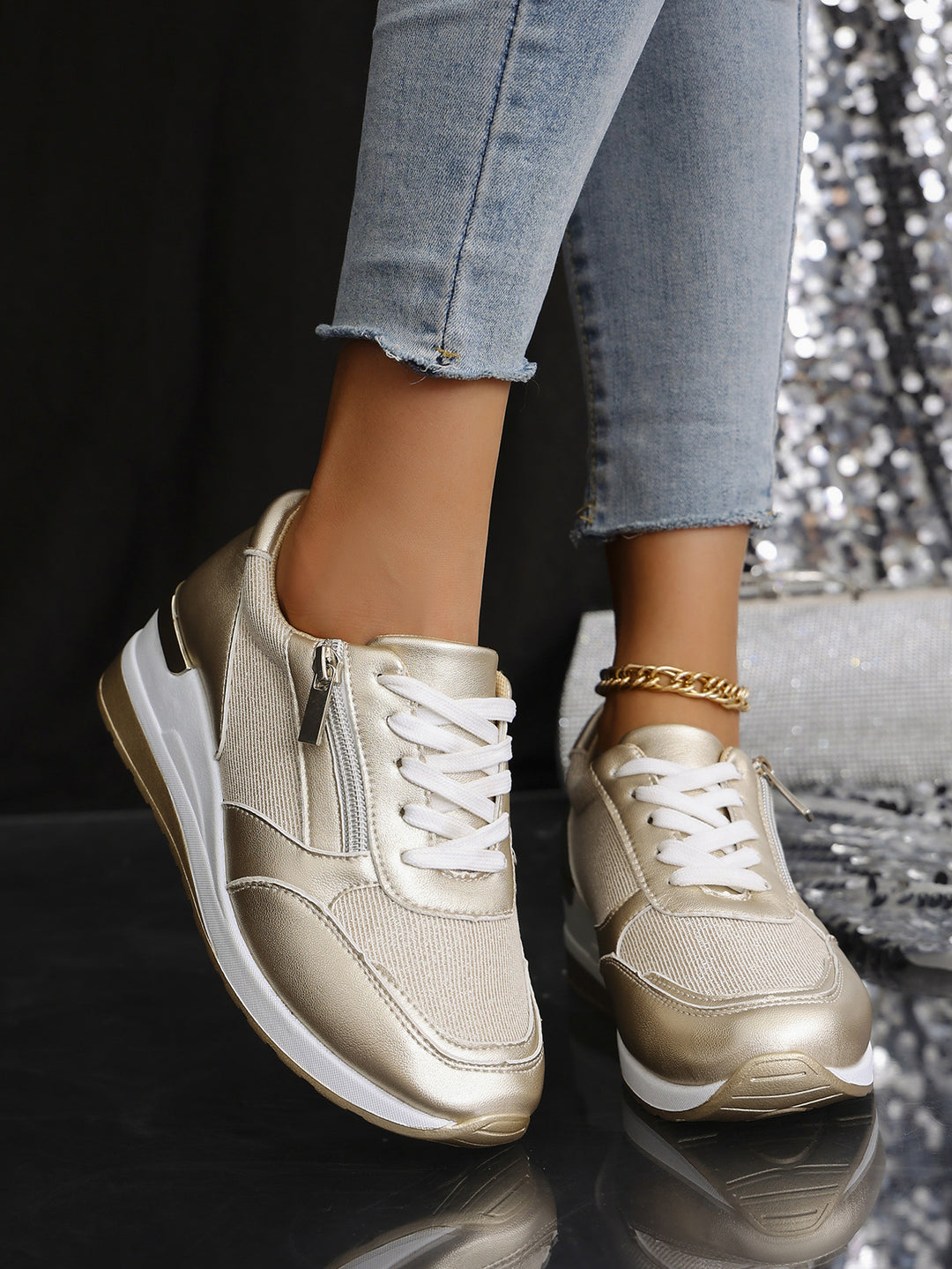 Damen modische Sneakers mit glänzendem Obermaterial und seitlichem Reißverschluss R&B