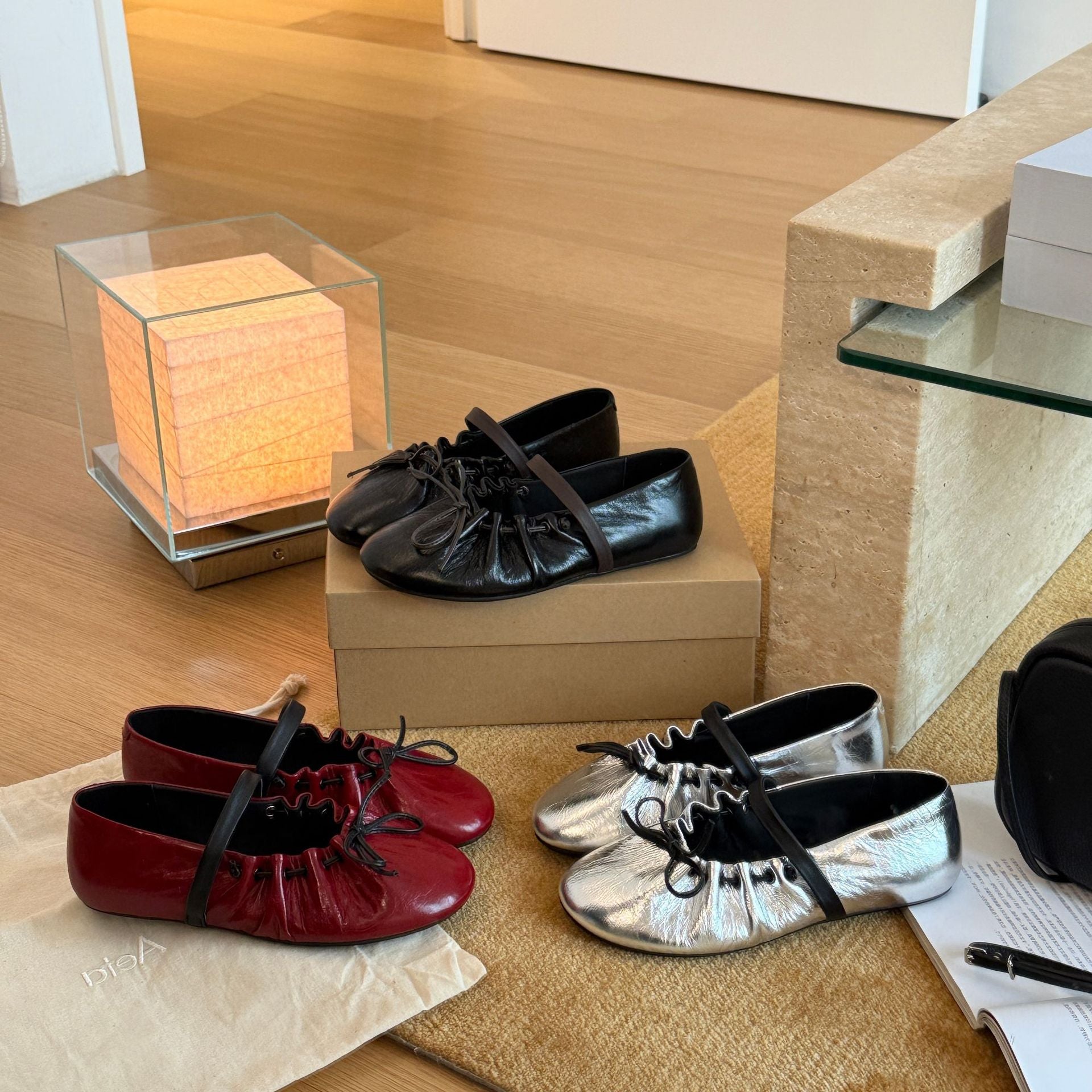Damen Ballerinas mit elastischem Riemen und metallischem Glanz R&B