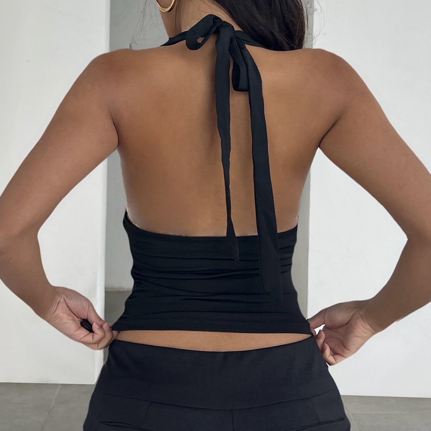 Damen Elegantes Haltertop mit aufregendem V-Ausschnitt und modischen Spitzenakzenten R&B