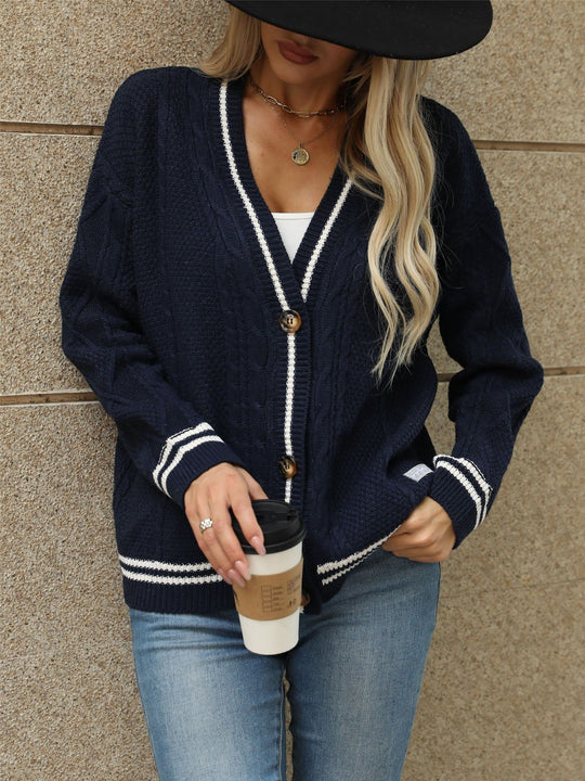Damen Grobstrickjacke mit eleganten Sternenapplikationen und kontrastierenden Details R&B