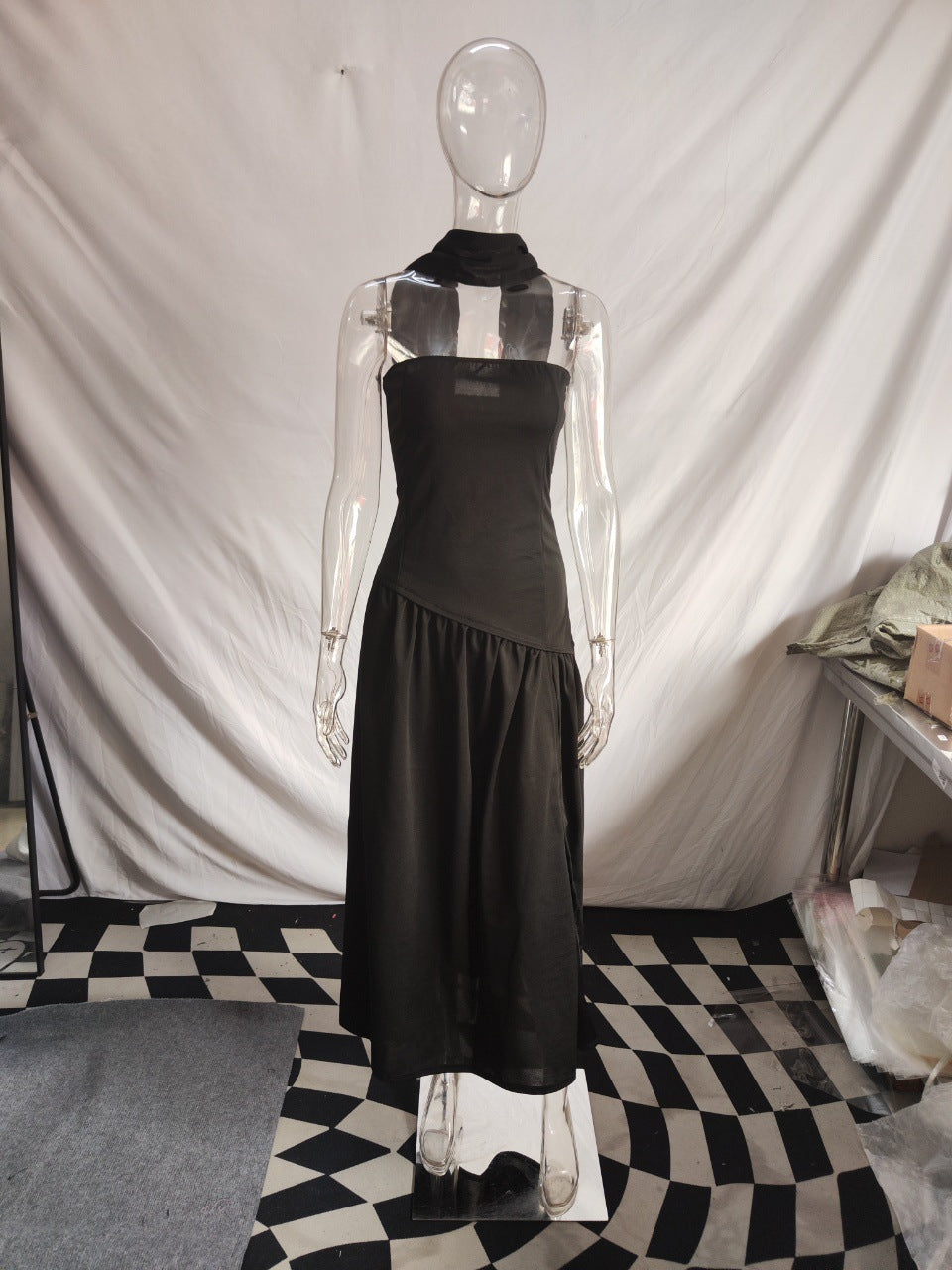 Damen Maxikleid mit schulterfreiem Design und dekorativem Wickelausschnitt R&B