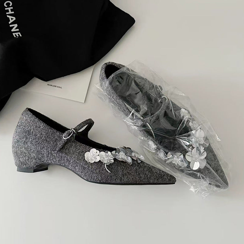 Damen Ballerina-Schuhe mit floralen Applikationen und elegantem Riemen