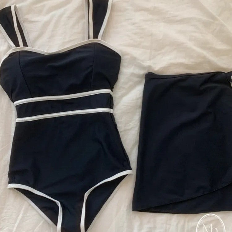 Damen Einteiliger Badeanzug mit elegantem Wickelrock R&B