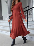 Damen gestricktes Maxikleid mit langen Ärmeln