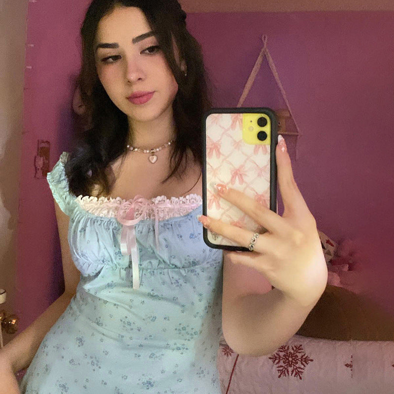 Damen Nachtkleid mit zarter Spitzendekoration und verspielten Rüschenelementen R&B