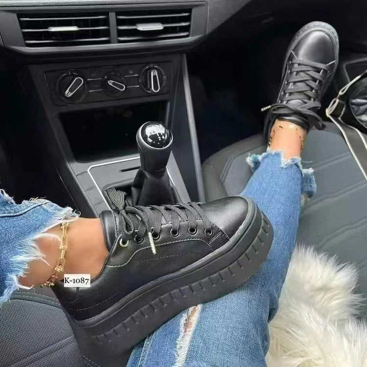Damen Plateau-Sneaker mit glänzender Oberfläche und gepolsterter Sohle R&B