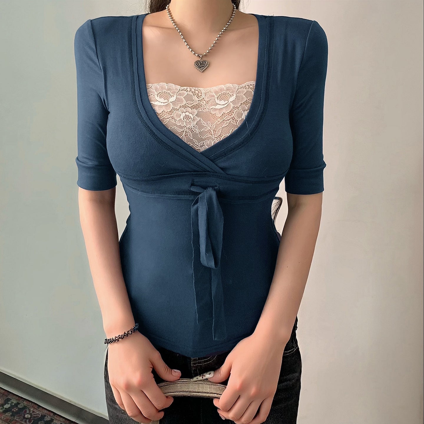 Damen Wickeloberteil mit Spitzenbesatz und Taillenband R&B
