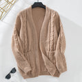 Damen Strickjacke mit Zopfmuster und Taschen