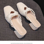Damen Elegante Mules mit perlenverzierten Riemen und niedriger Blockabsatz