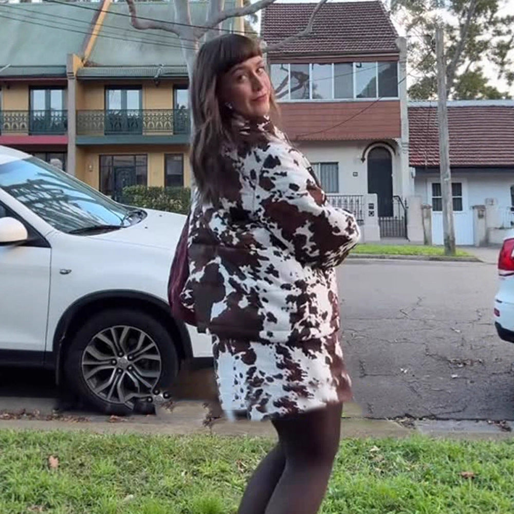 Damen gestepptes Kurzjacke mit Cow-Print R&B