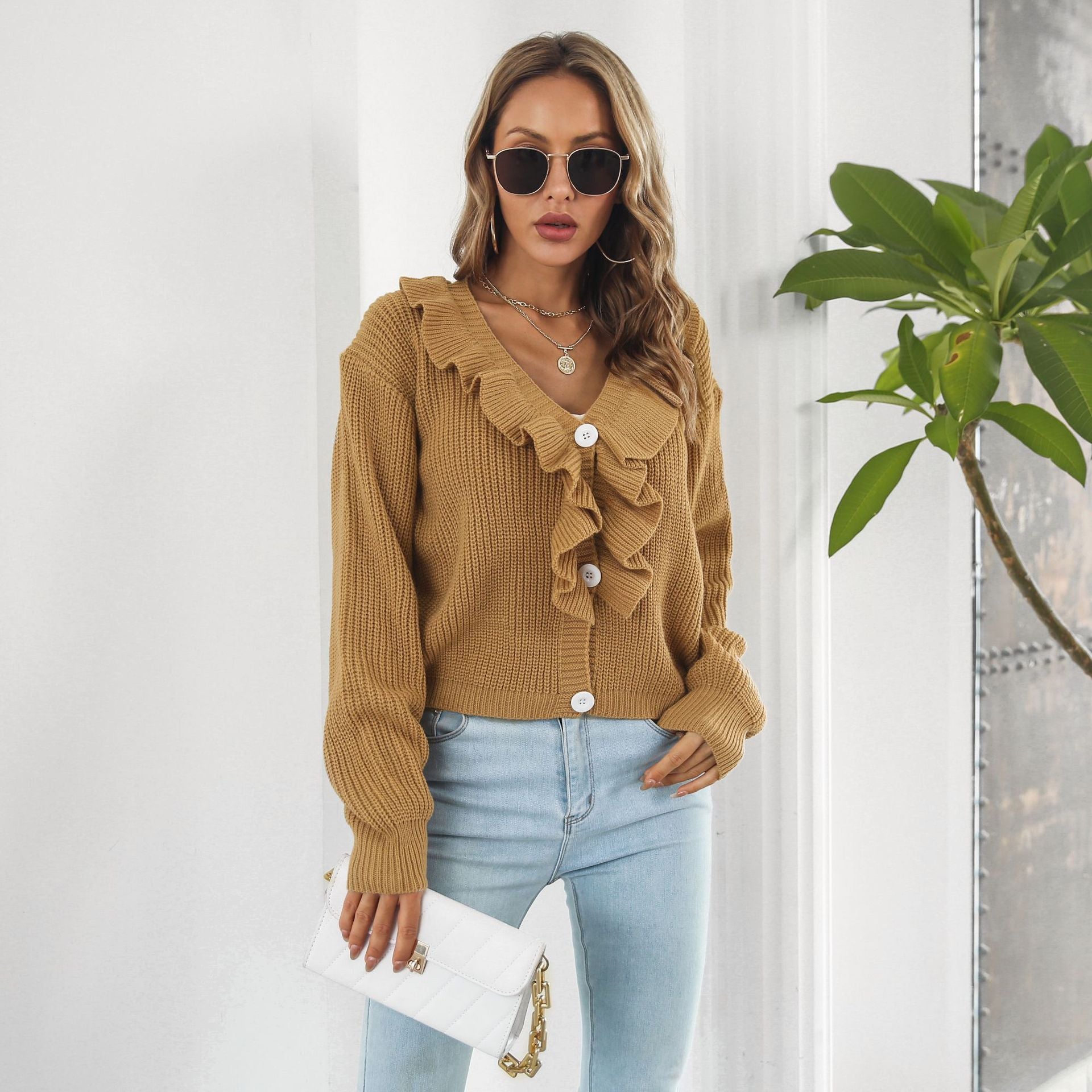 Damen Strickjacke mit Rüschendetails und knöpfbarem Frontverschluss R&B