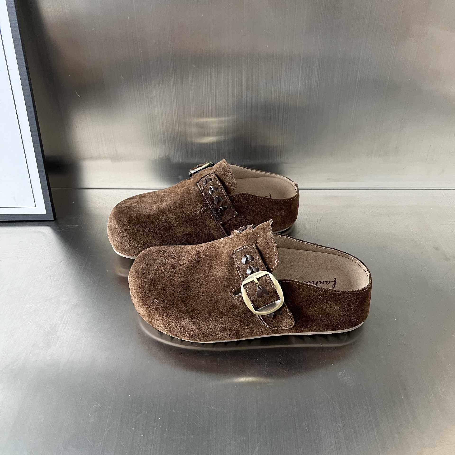 Damen Clogs aus hochwertigem Wildleder mit praktischer Schnallenverzierung R&B