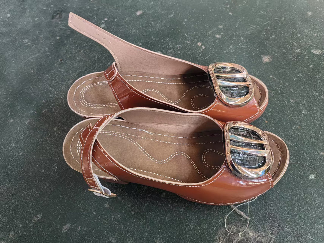 Damen Slingback-Pantoletten mit stilvollem Metallic-Detail und komfortablem Absatz R&B