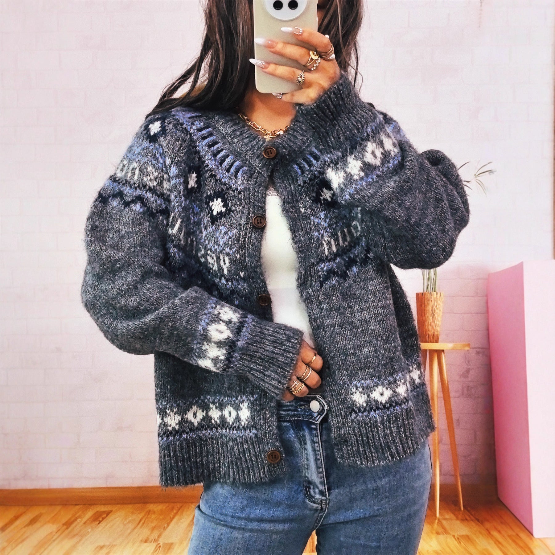 Damen Strickjacke mit buntem nordischen Muster und hochwertigen Holzknöpfen R&B