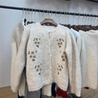 Damen gestrickter Cardigan mit floralen Stickereien R&B