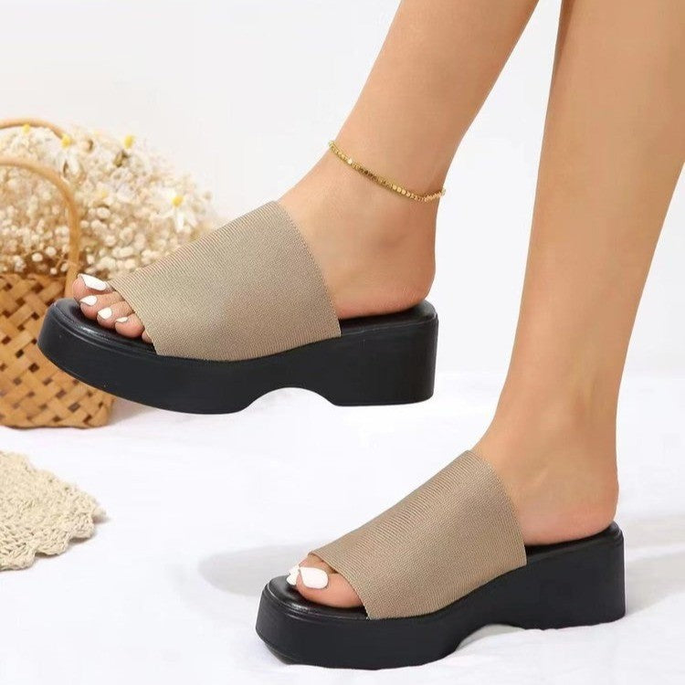 Damen Wedge-Pantoletten mit breitem Riemen und komfortabler Sohle R&B