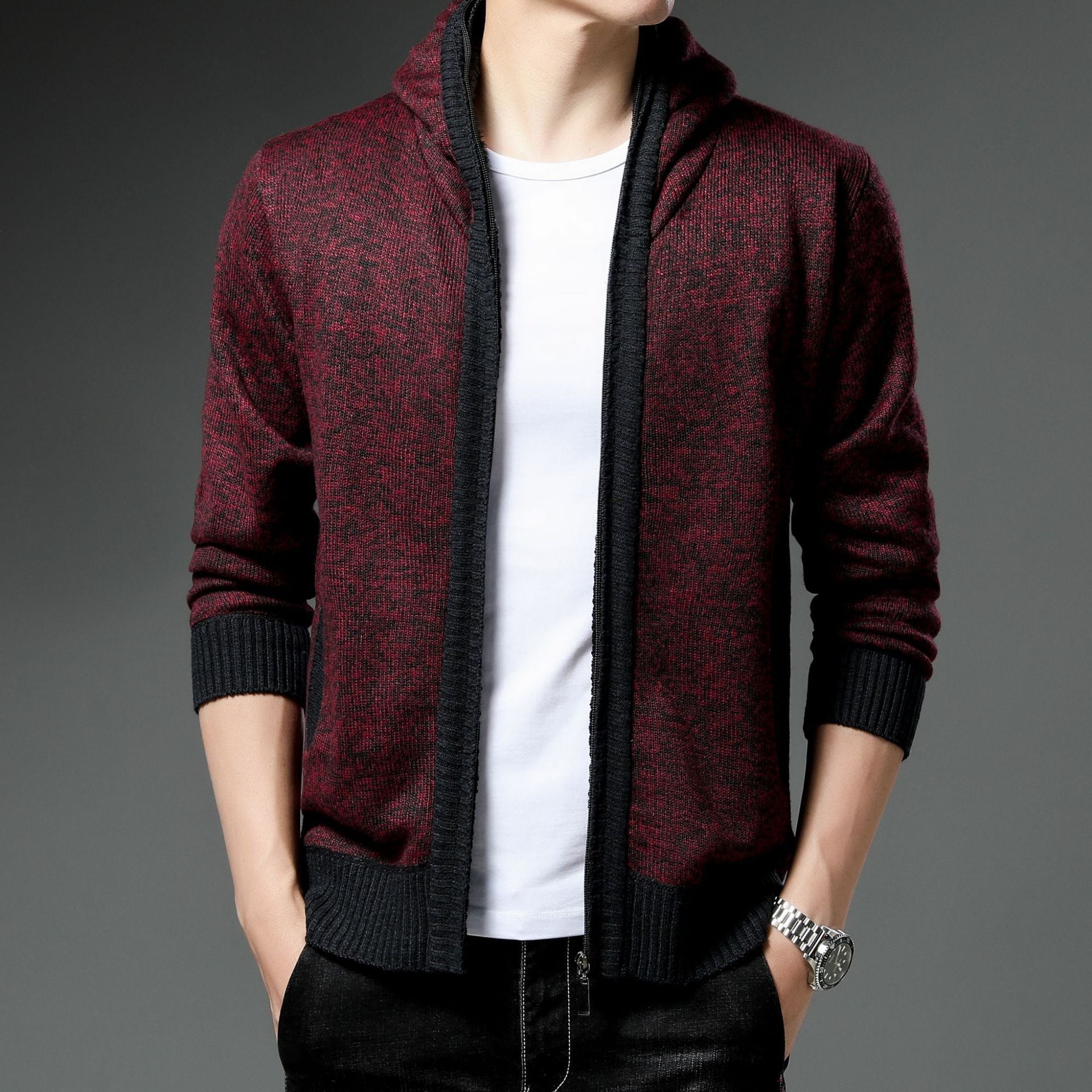 Herren Moderne Strickjacke mit Kapuze und schwarz-weißen Akzenten R&B