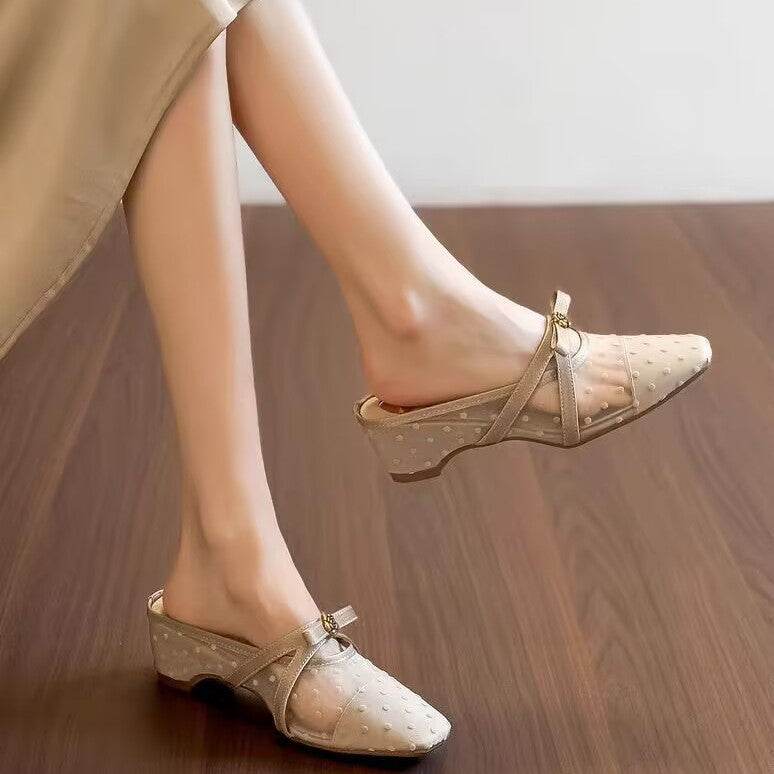 Damen Slingback-Pantoletten mit zierlichem Riemchen und Pünktchenmuster R&B