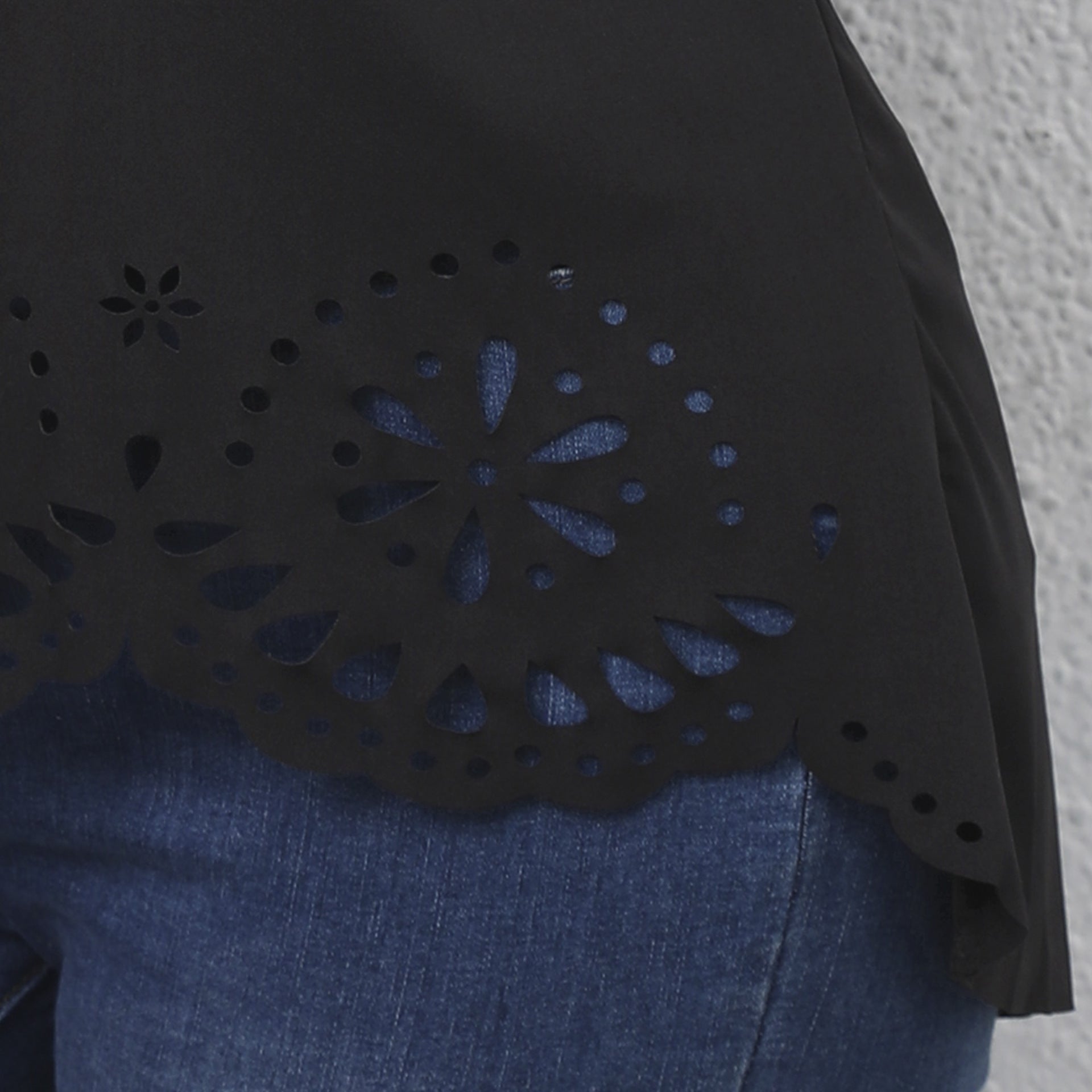 Damen Oberteil mit floralem Lochmuster R&B