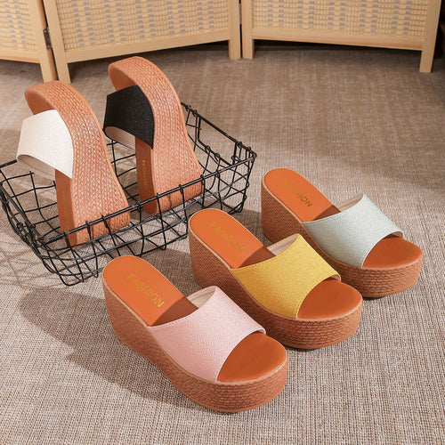Damen Keil-Pantoletten mit komfortablem Fußbett und breitem Riemendesign R&B