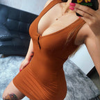 Damen Kurzes Strickkleid mit tiefem Ausschnitt und Knopfdetails R&B