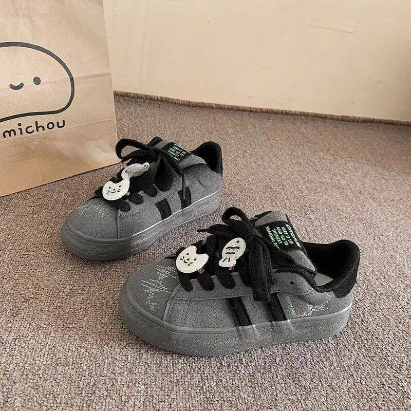 Damen Sneakers mit verspieltem Design und bequemer Sohle R&B