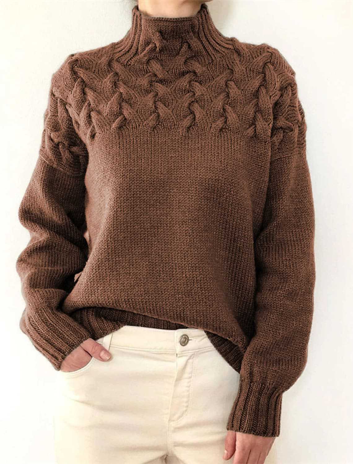Damen Grobstrickpullover mit Stehkragen und Zopfmuster R&B