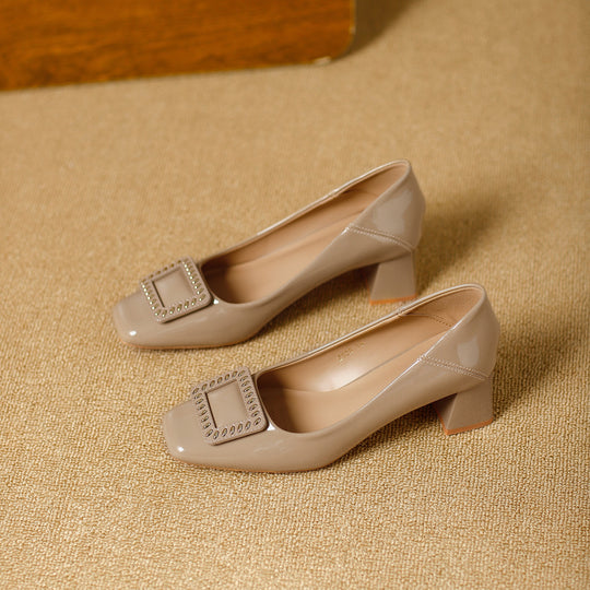 Damen Komfortable Pumps mit stylischem quadratischem Schmuckelement R&B