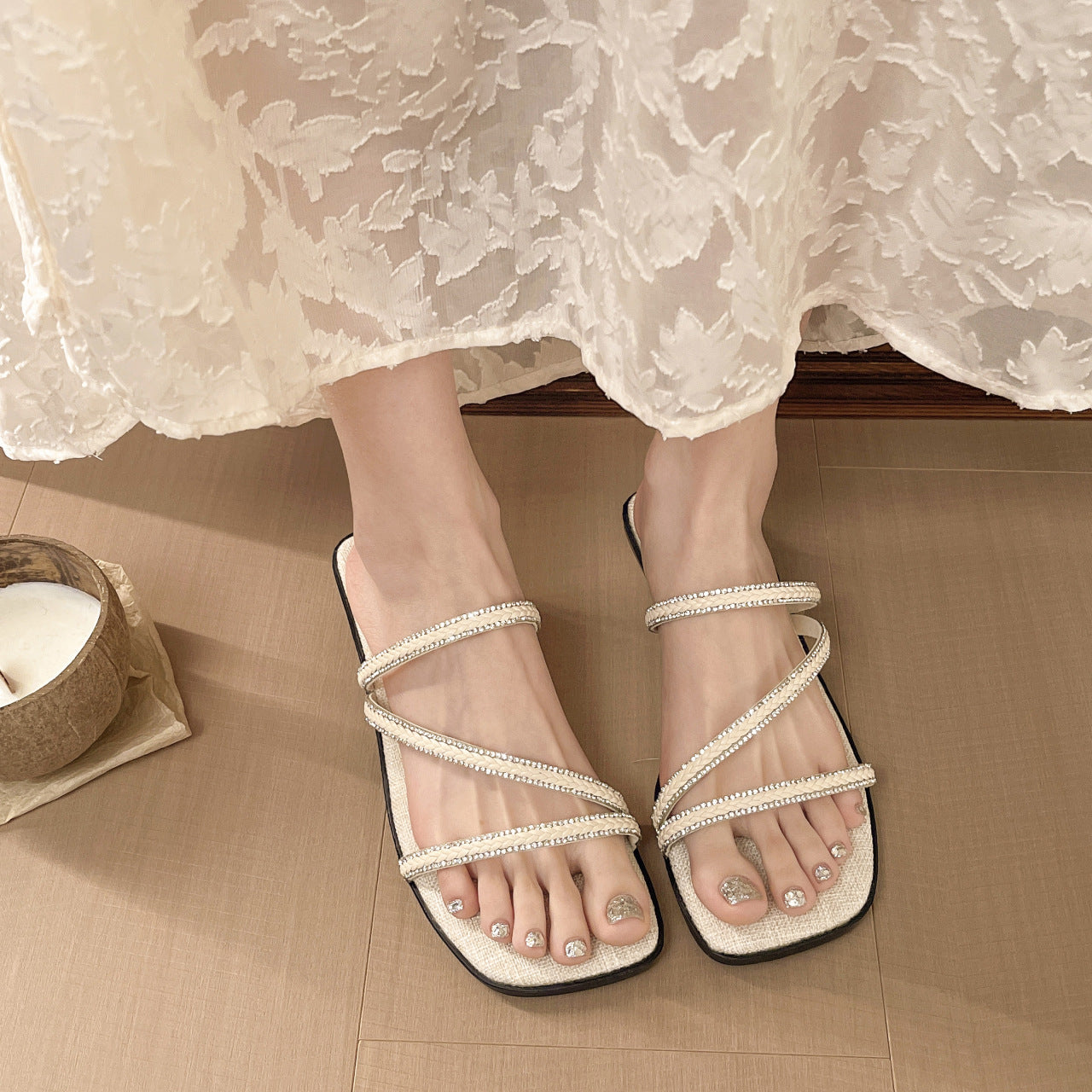 Damen Elegante Riemchensandalen mit funkelnden Strass-Akzenten R&B