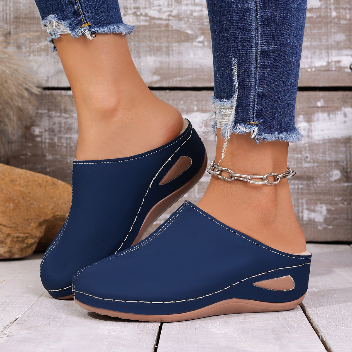 Damen Bequeme Clogs mit seitlichen Einschnitten und weichem Fußbett