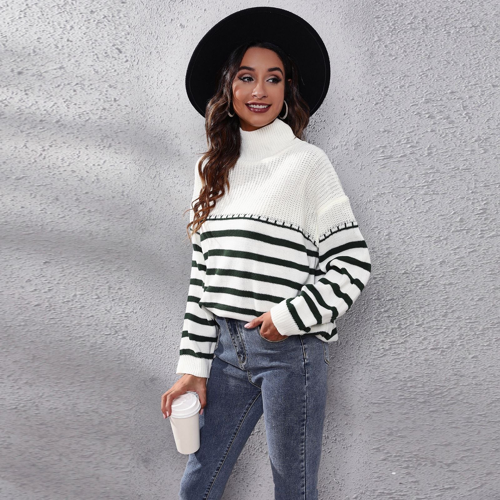 Damen Strickpullover mit hohem Kragen und modernem Streifenmuster R&B