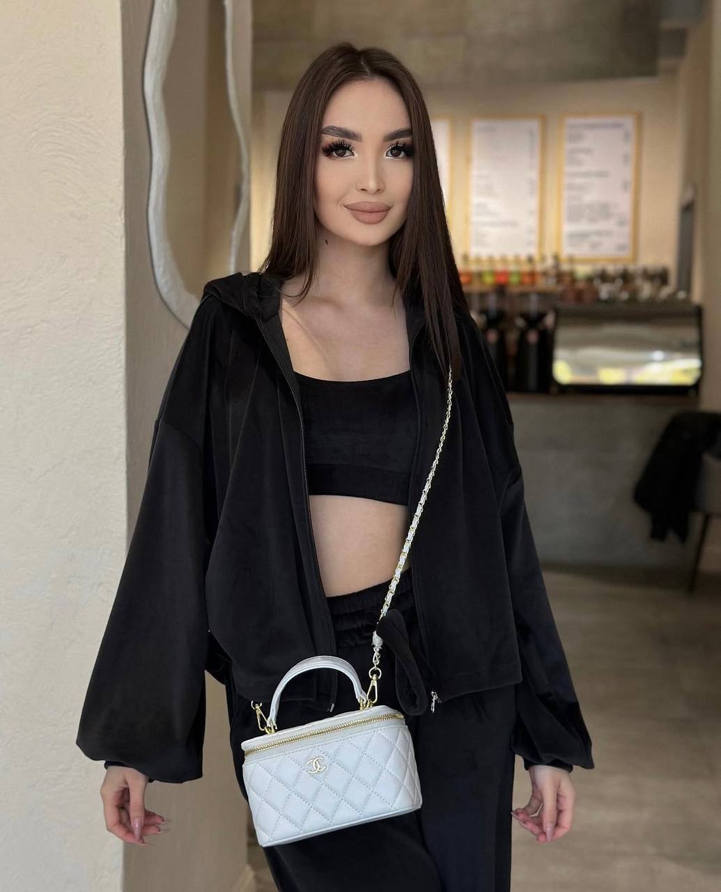 Damen sportliches Set aus weichem Velours mit cropped Top und weiter Jogginghose R&B